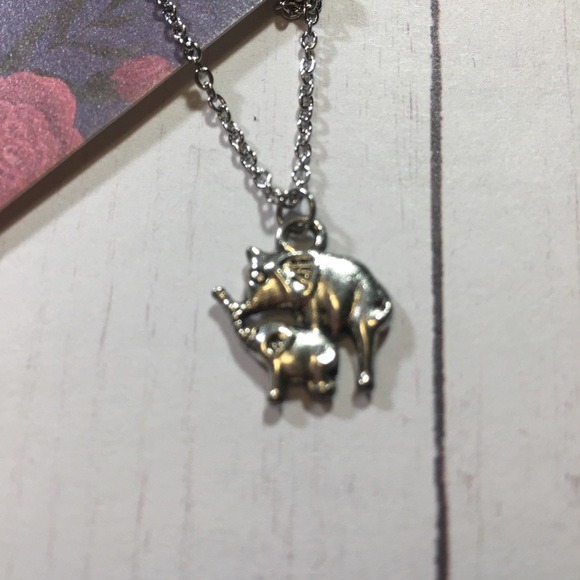 Mother and Baby Elephant Pendant Necklace - Picture 4 of 12